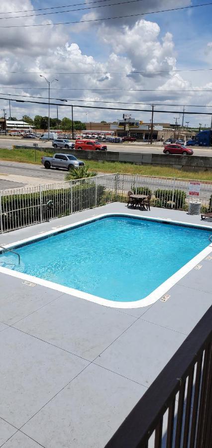 Econo Lodge San Antonio Northeast I-35 Kültér fotó